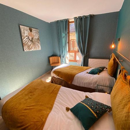 אסטנג Auberge Saint Fleuret מראה חיצוני תמונה
